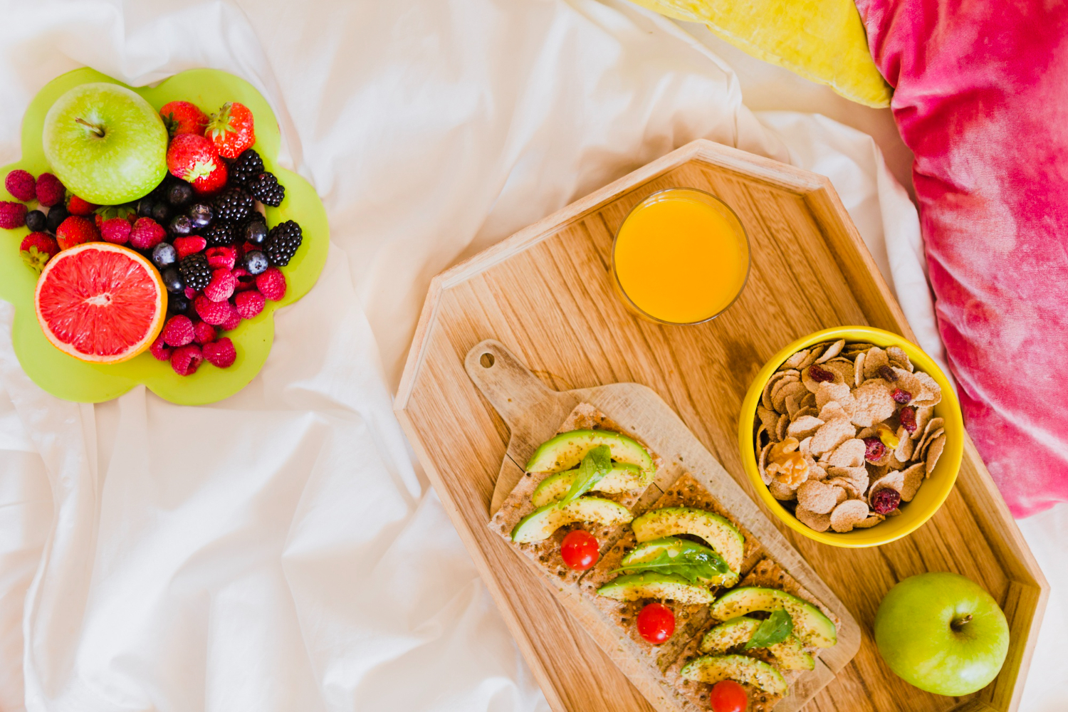 The Best Snacks for a Healthy Family Smile